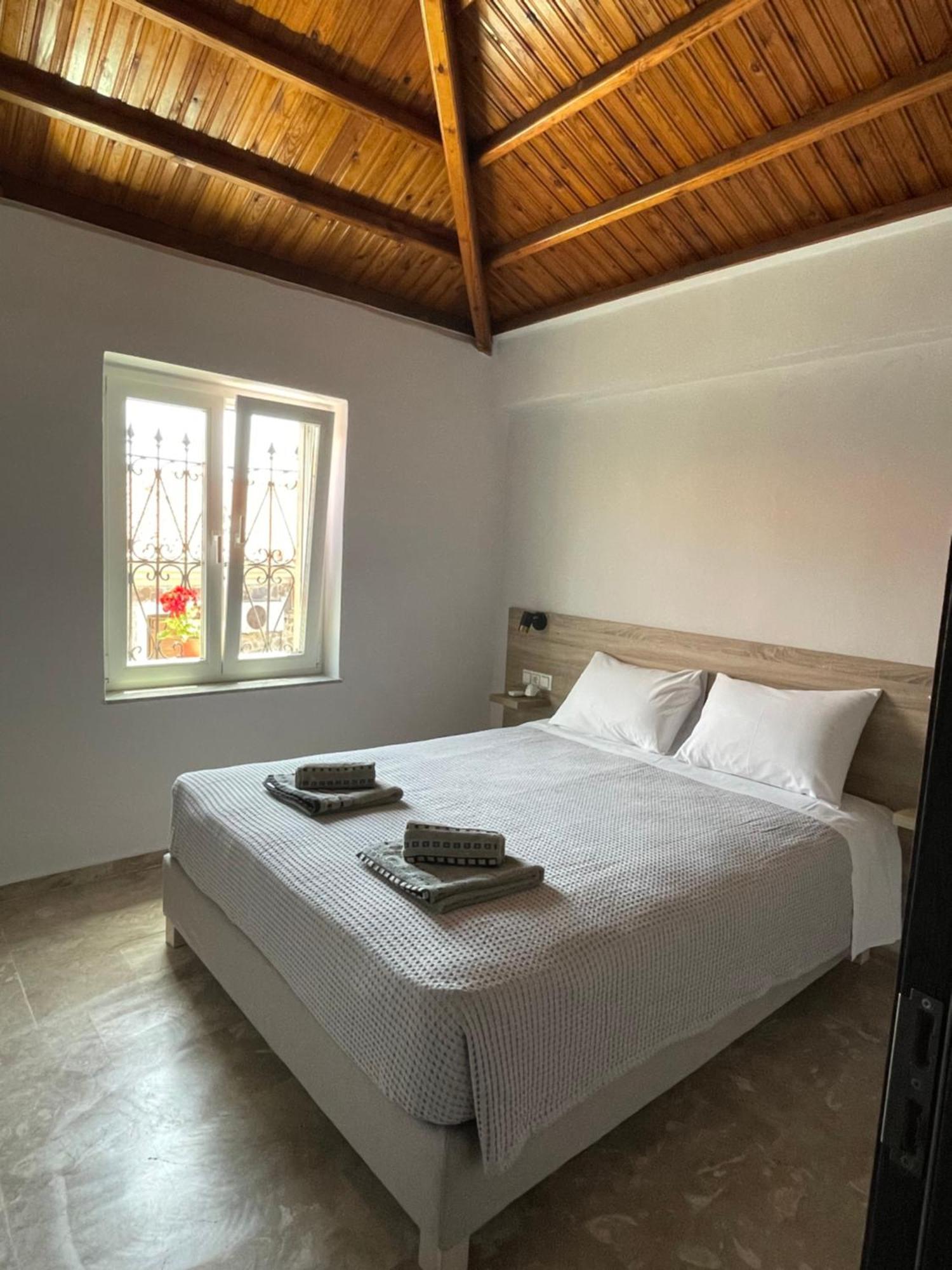 Q Apartments Molyvos Mithimna Extérieur photo